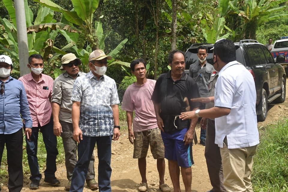 Ali Baal Tinjau Pembangunan Ruas Jalan di Tutar yang Gunakan Bantuan Anggaran PEN